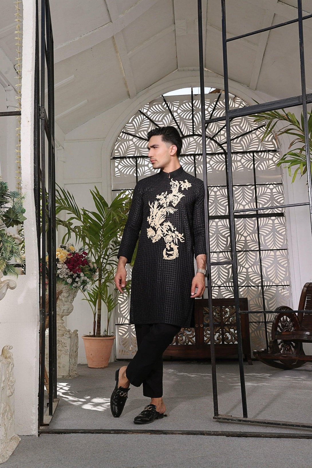 Embroidered Black Kurta and Pajama - ZB 1005 - Zeshan Bariwala