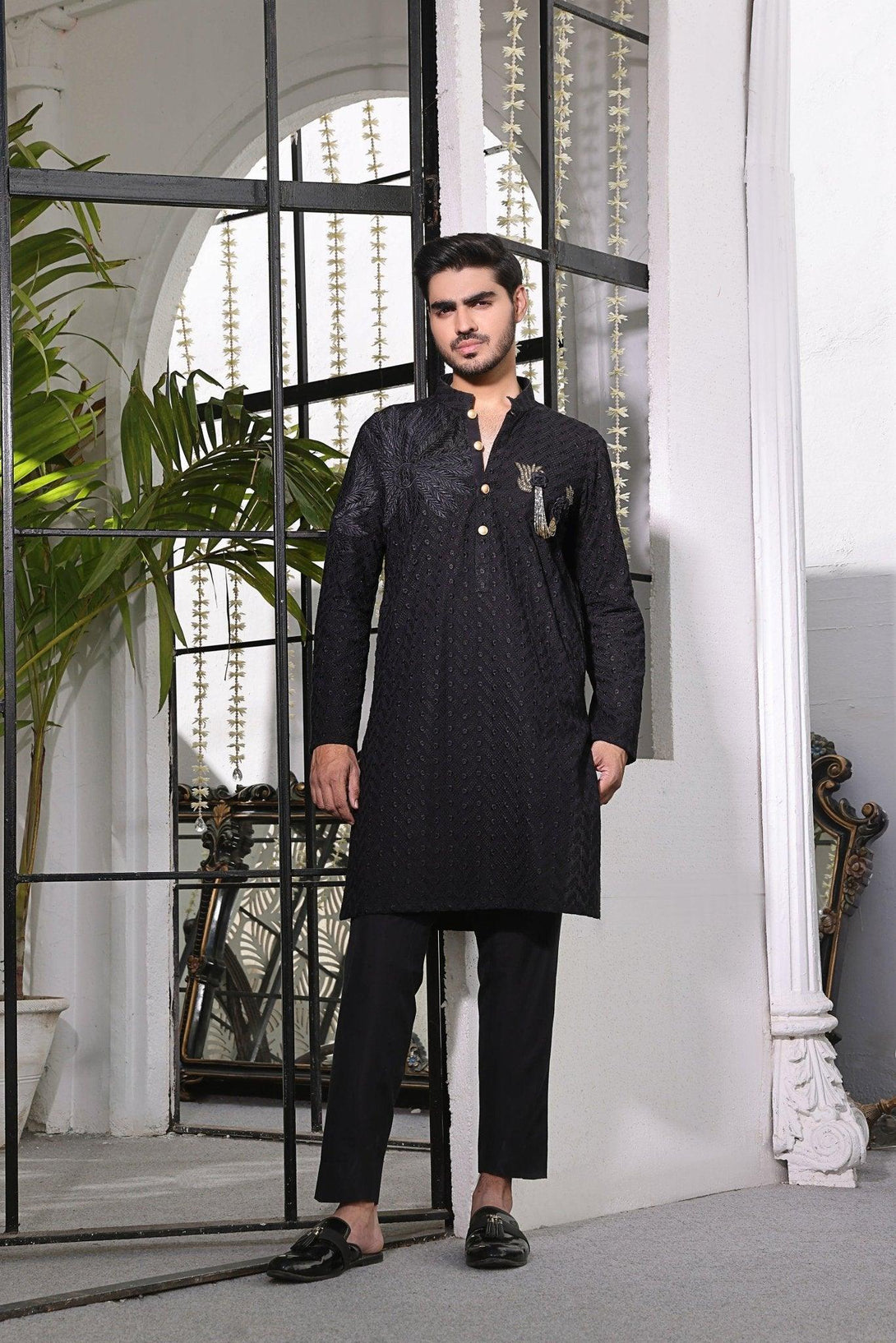 Embroidered Black Kurta and Pajama - ZB 1006 - Zeshan Bariwala