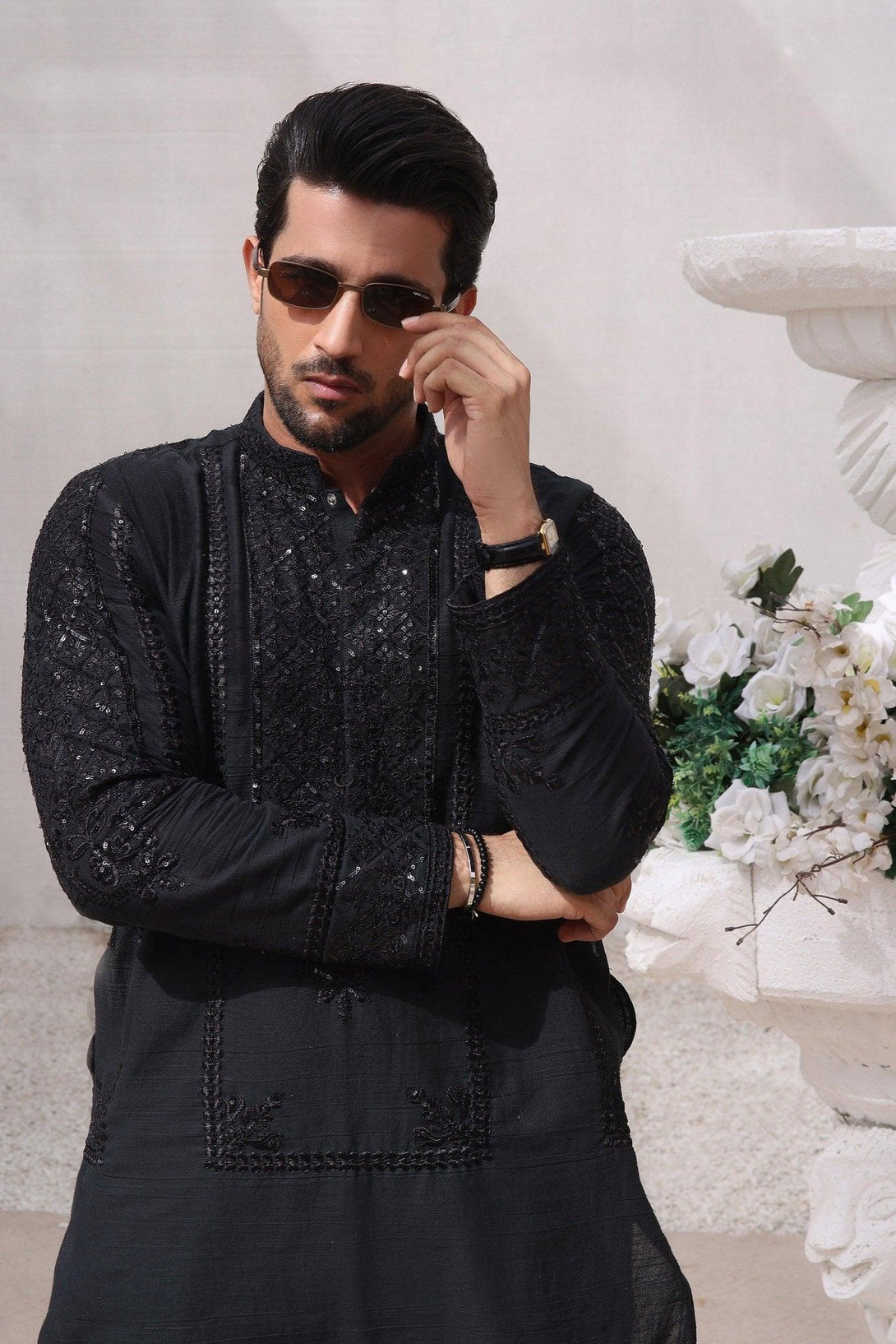 Embroidered Black Kurta and Pajama - ZB 1023 - Zeshan Bariwala