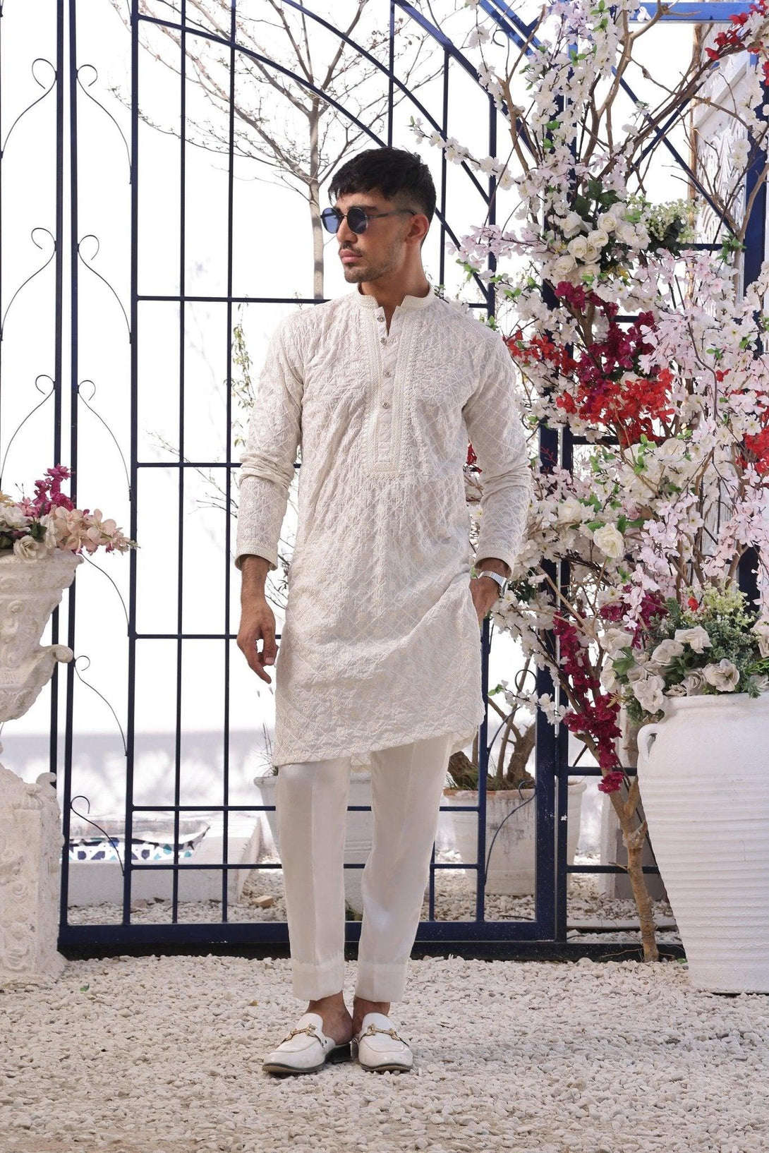 Embroidered White Kurta and Pajama - ZB 1104 - Zeshan Bariwala