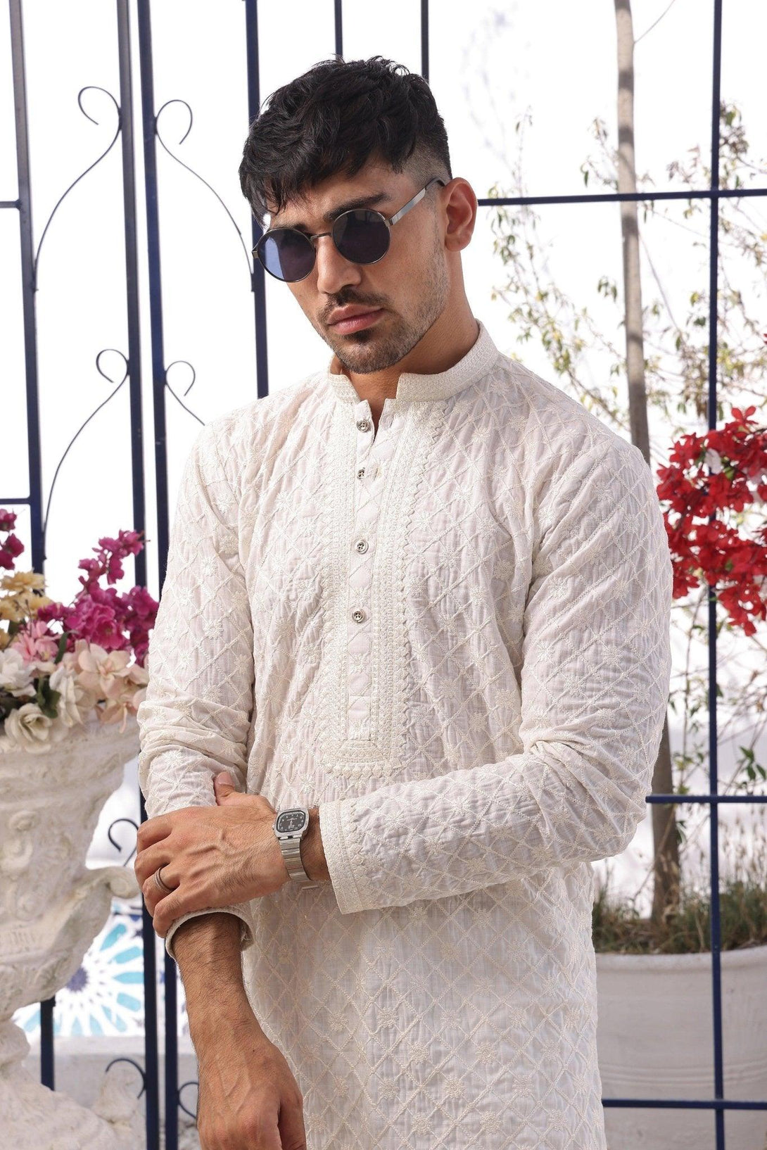 Embroidered White Kurta and Pajama - ZB 1104 - Zeshan Bariwala