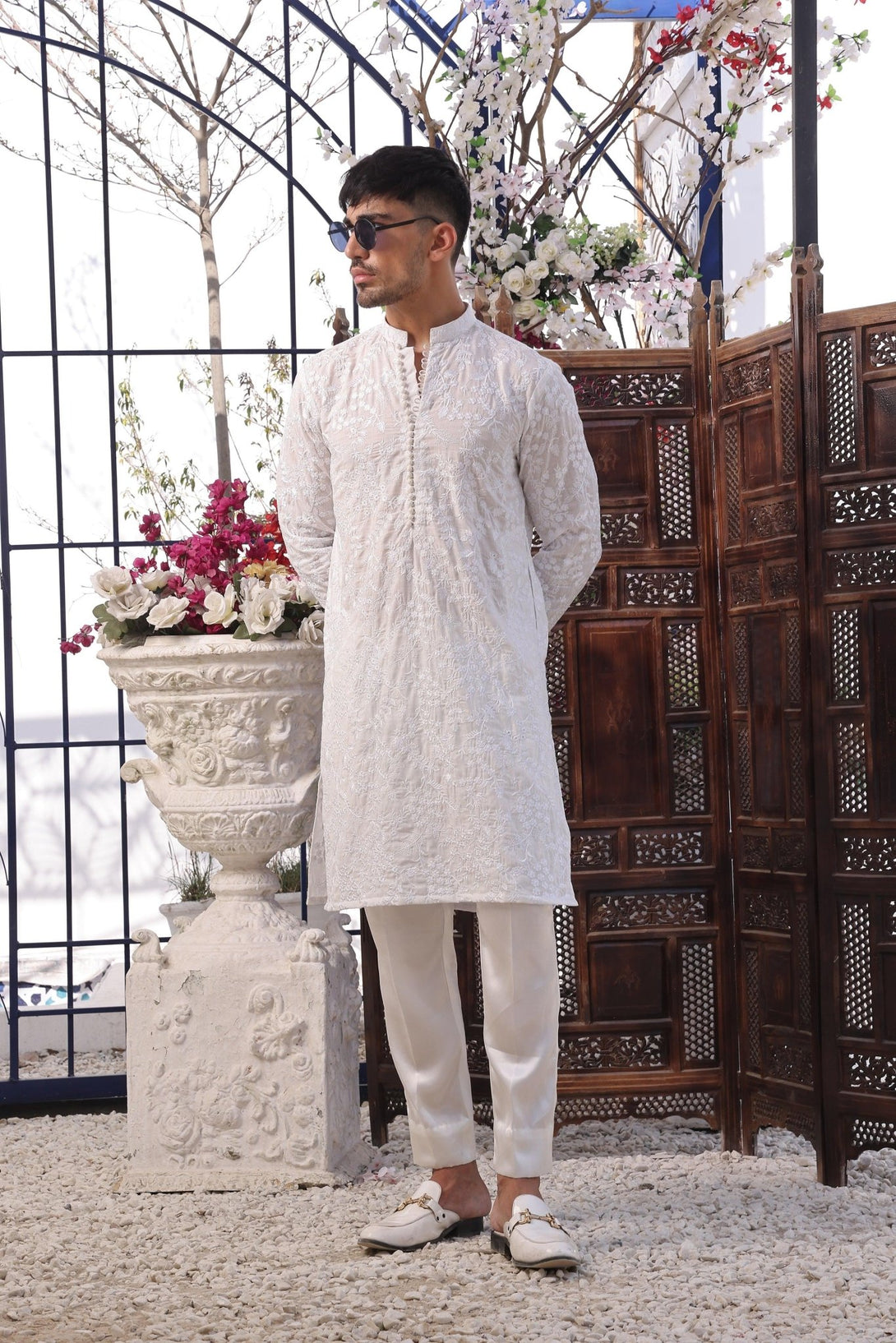 Embroidered White Kurta and Pajama - ZB 1100 - Zeshan Bariwala