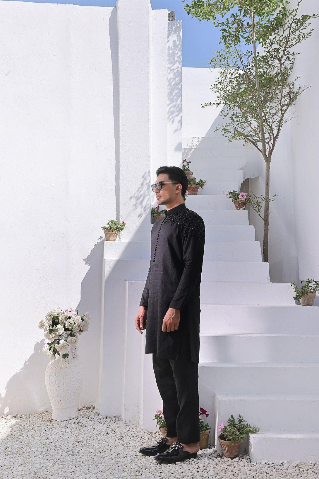 Embroidered Black Kurta and Pajama - ZB 1011 - Zeshan Bariwala